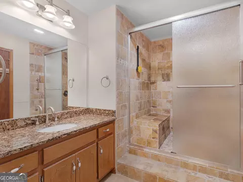 Bath - 255 Pine Tree Ln, Mcdonough, GA 30252 photo 1 of 2
