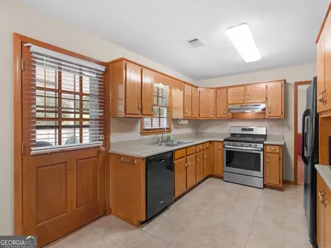 Kitchen - 255 Pine Tree Ln, Mcdonough, GA 30252 photo 2 of 2