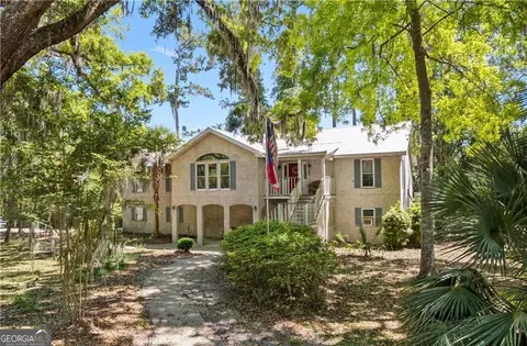 225 W Point Dr, St. Simons, GA 31522