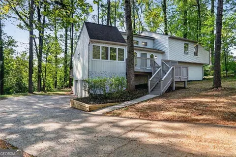 3038 Skidaway Ct, Stone Mountain, GA 30087