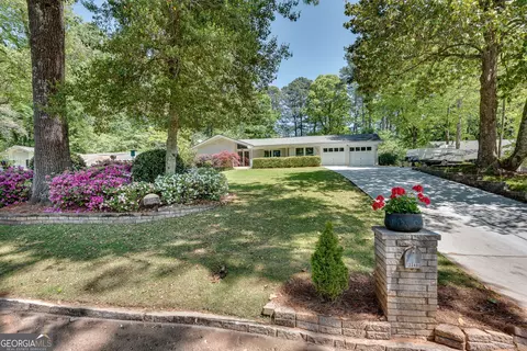 2349 Crestcliff Dr, Tucker, GA 30084