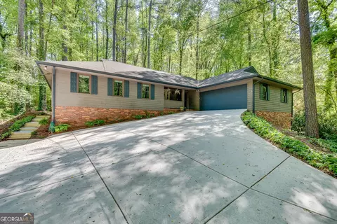3684 Hunting Ridge Dr SW, Lilburn, GA 30047