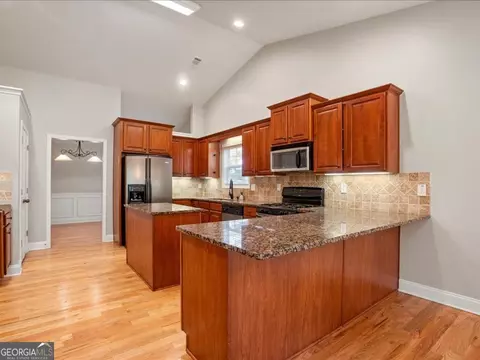 Kitchen - 1406 Morgans Blf, Monroe, GA 30656 photo 2 of 6