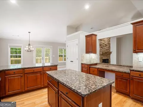 Kitchen - 1406 Morgans Blf, Monroe, GA 30656 photo 4 of 6
