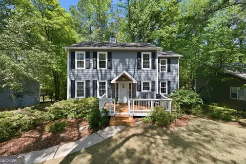 450 Tyson Cir, Roswell, GA 30076