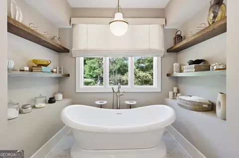 Bath - 1872 Hickory Rd, Chamblee, GA 30341 photo 4 of 7
