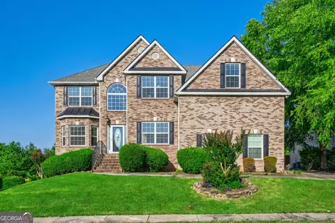 558 Georgia Cir, Loganville, GA 30052