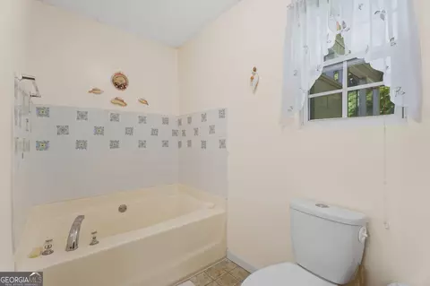 Bath - 398 Clydes Way, Jackson, GA 30233 photo 3 of 4