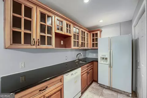 Kitchen - 2128 Cluster Ln, Grayson, GA 30017 photo 4 of 4