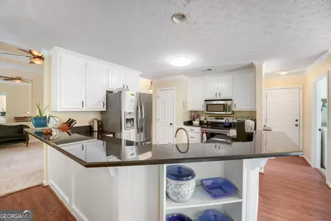 Kitchen - 2128 Cluster Ln, Grayson, GA 30017 photo 3 of 4
