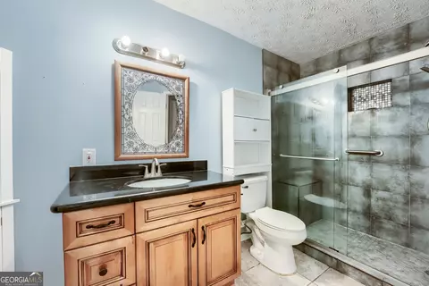 Bath - 2128 Cluster Ln, Grayson, GA 30017 photo 4 of 4