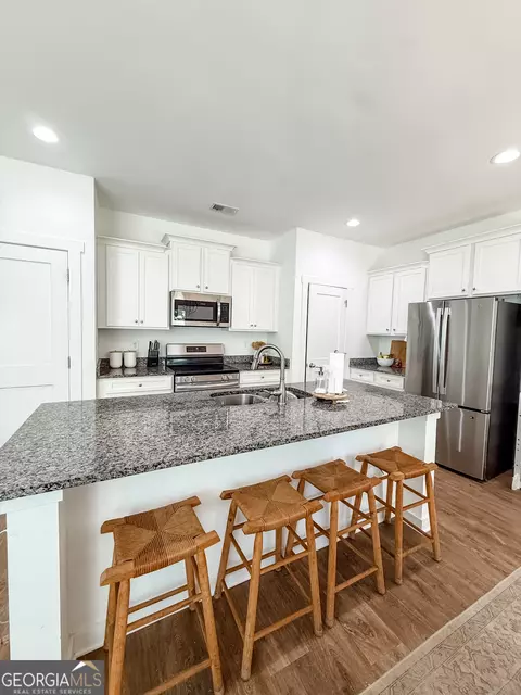 Kitchen - 99 Boulder Dr, Toccoa, GA 30577 photo 2 of 2