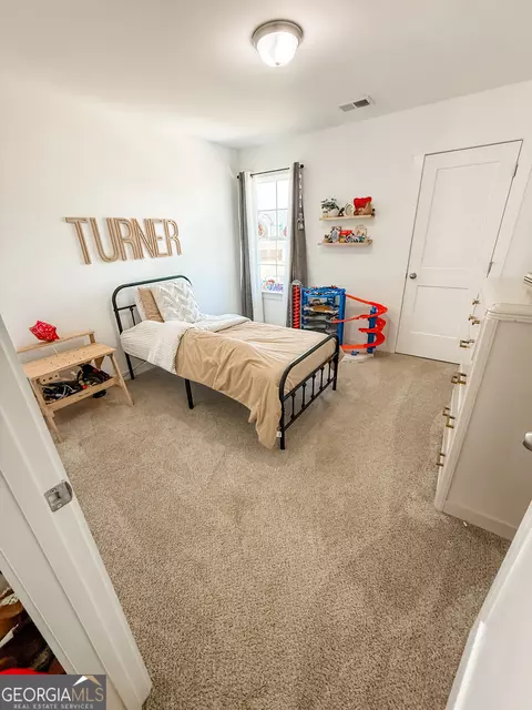 Bedroom - 99 Boulder Dr, Toccoa, GA 30577 photo 2 of 3