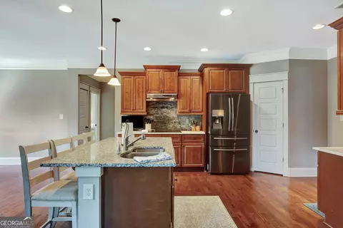 Kitchen - 137 Kenmare Row, Tyrone, GA 30290 photo 5 of 10