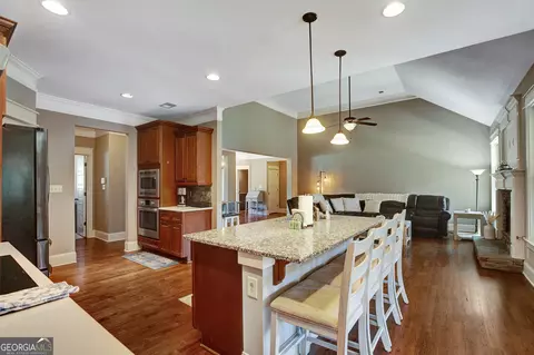 Kitchen - 137 Kenmare Row, Tyrone, GA 30290 photo 6 of 10