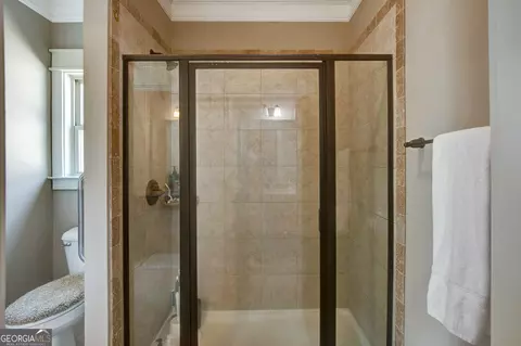 Bath - 137 Kenmare Row, Tyrone, GA 30290 photo 7 of 13