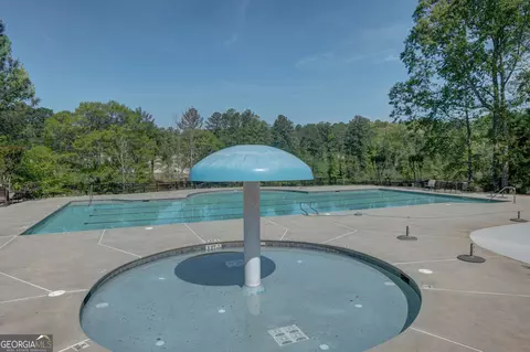 Exterior - 137 Kenmare Row, Tyrone, GA 30290 photo 13 of 14
