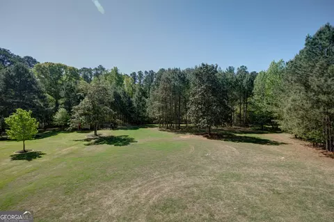 Exterior - 137 Kenmare Row, Tyrone, GA 30290 photo 7 of 14