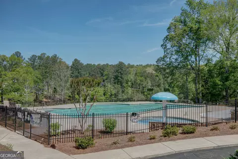 Exterior - 137 Kenmare Row, Tyrone, GA 30290 photo 12 of 14