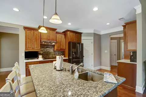 Kitchen - 137 Kenmare Row, Tyrone, GA 30290 photo 4 of 10
