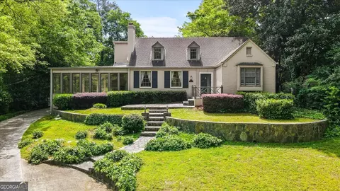 2039 Springlake Dr NW, Atlanta, GA 30305