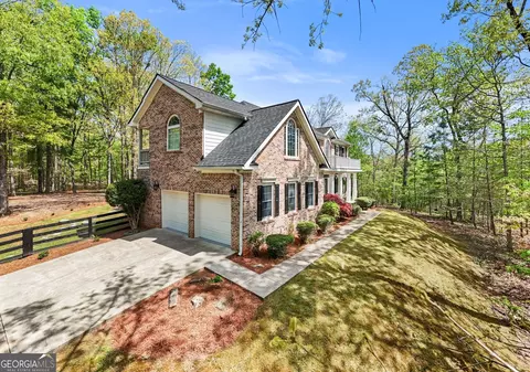 302 Cove Lake Dr, Marble Hill, GA 30148