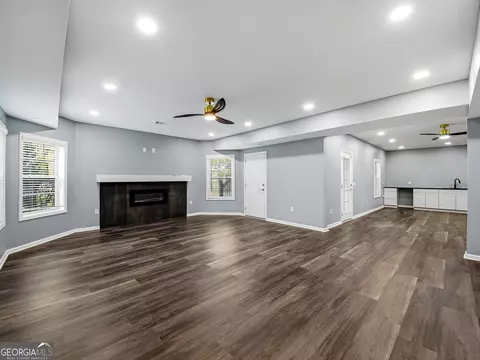 Living - 171 Crystal Lake Blvd, Hampton, GA 30228 photo 7 of 9