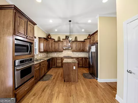Kitchen - 171 Crystal Lake Blvd, Hampton, GA 30228 photo 2 of 7