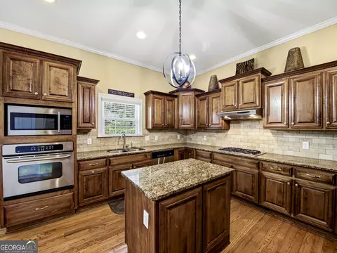 Kitchen - 171 Crystal Lake Blvd, Hampton, GA 30228 photo 3 of 7