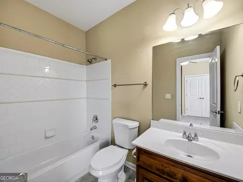 Bath - 171 Crystal Lake Blvd, Hampton, GA 30228 photo 6 of 8