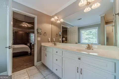Bath - 4415 Locklin Rd, Monroe, GA 30655 photo 2 of 7