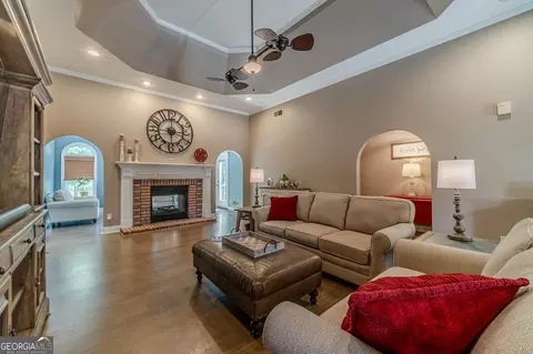 Living - 4415 Locklin Rd, Monroe, GA 30655 photo 4 of 5