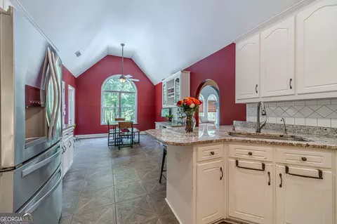 Kitchen - 4415 Locklin Rd, Monroe, GA 30655 photo 4 of 5