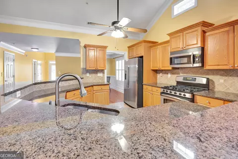 Kitchen - 10184 Malcolm Dr, Covington, GA 30014 photo 3 of 6