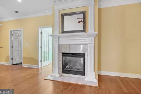 Living - 10184 Malcolm Dr, Covington, GA 30014 photo 4 of 7