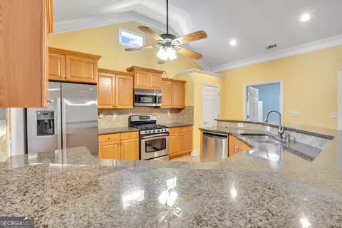 Kitchen - 10184 Malcolm Dr, Covington, GA 30014 photo 2 of 6