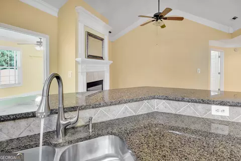 Kitchen - 10184 Malcolm Dr, Covington, GA 30014 photo 5 of 6