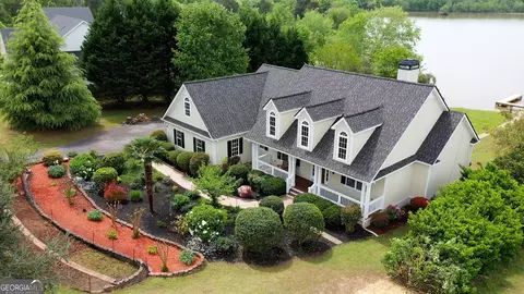 1031 Shoreline Dr, Madison, GA 30650