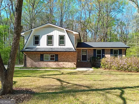 50 Frasier Dr, Brooks, GA 30205