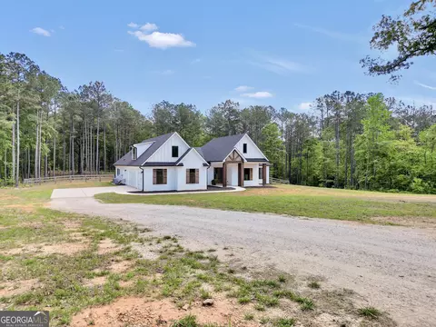 Exterior - 787 Silver Dollar Rd, Milner, GA 30257 photo 2 of 5