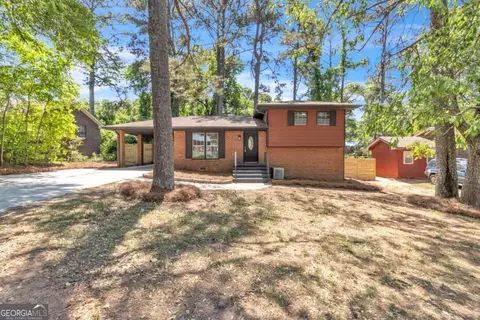 1336 Stoneham Ct, Atlanta, GA 30349