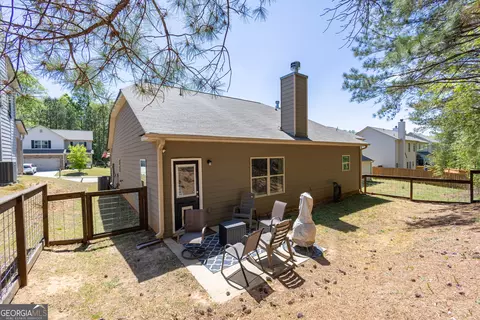 Exterior - 401 Daffodil Dr, Temple, GA 30179 photo 2 of 2