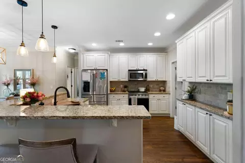 Kitchen - 25 Linda Rd SW, Euharlee, GA 30120 photo 3 of 5