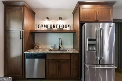 Kitchen - 25 Linda Rd SW, Euharlee, GA 30120 photo 5 of 5