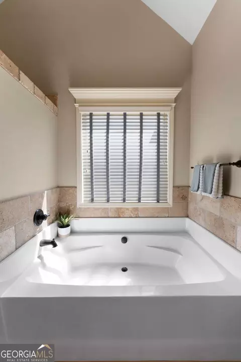 Bath - 25 Linda Rd SW, Euharlee, GA 30120 photo 3 of 6