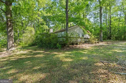 342 N Lake Dr, Perry, GA 31069