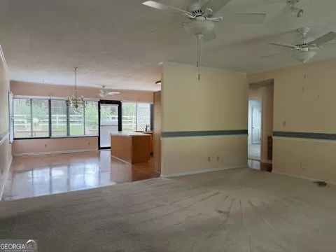 Living - 403 Payne Pl, Dublin, GA 31021 photo 8 of 9