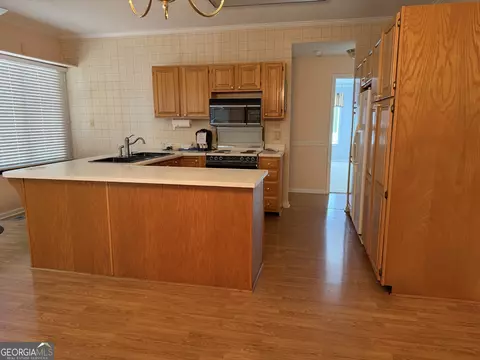 Kitchen - 403 Payne Pl, Dublin, GA 31021 photo 2 of 6