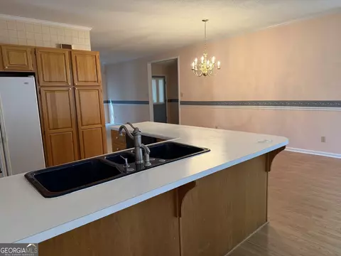 Kitchen - 403 Payne Pl, Dublin, GA 31021 photo 4 of 6