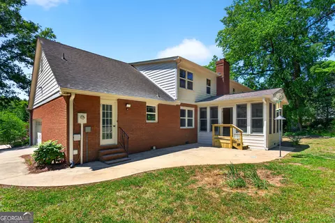 Exterior - 406 Ashford Cir, Lagrange, GA 30240 photo 6 of 9